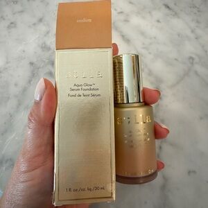 NEW Stila aqua glow serum foundation medium